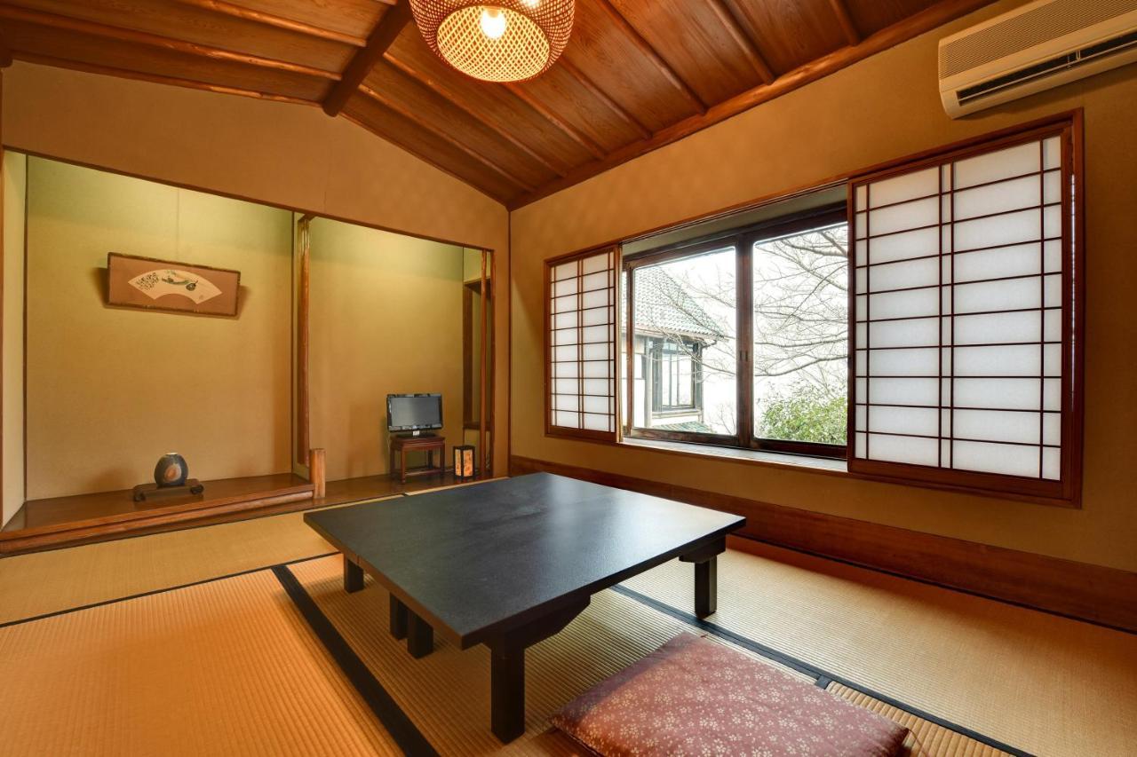 Suma Kanko House Aji To Yado Kagetsu Кобе Екстериор снимка